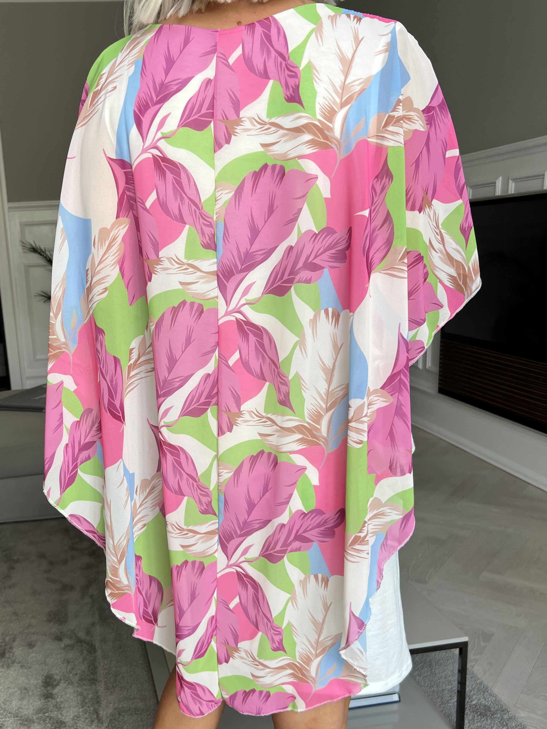 Kenya Feather - Tunikakjole med mønstret chiffonlag